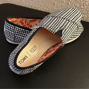 TOMS Women's Alpargata Espadrille Cherries Black & White Gingham Size 7.5